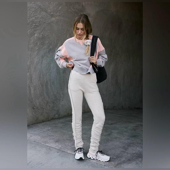 Closeout!▪️NWT Free People Start Up Sweat Pants in Heather Grey - Picture 5 of 7